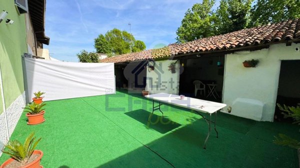 appartamento in vendita a Castelgerundo in zona Cavacurta