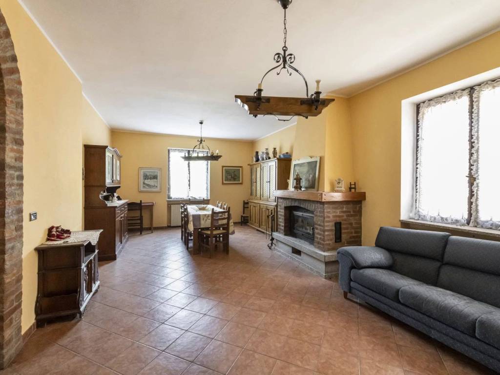 casa indipendente in vendita a Castelgerundo in zona Cavacurta