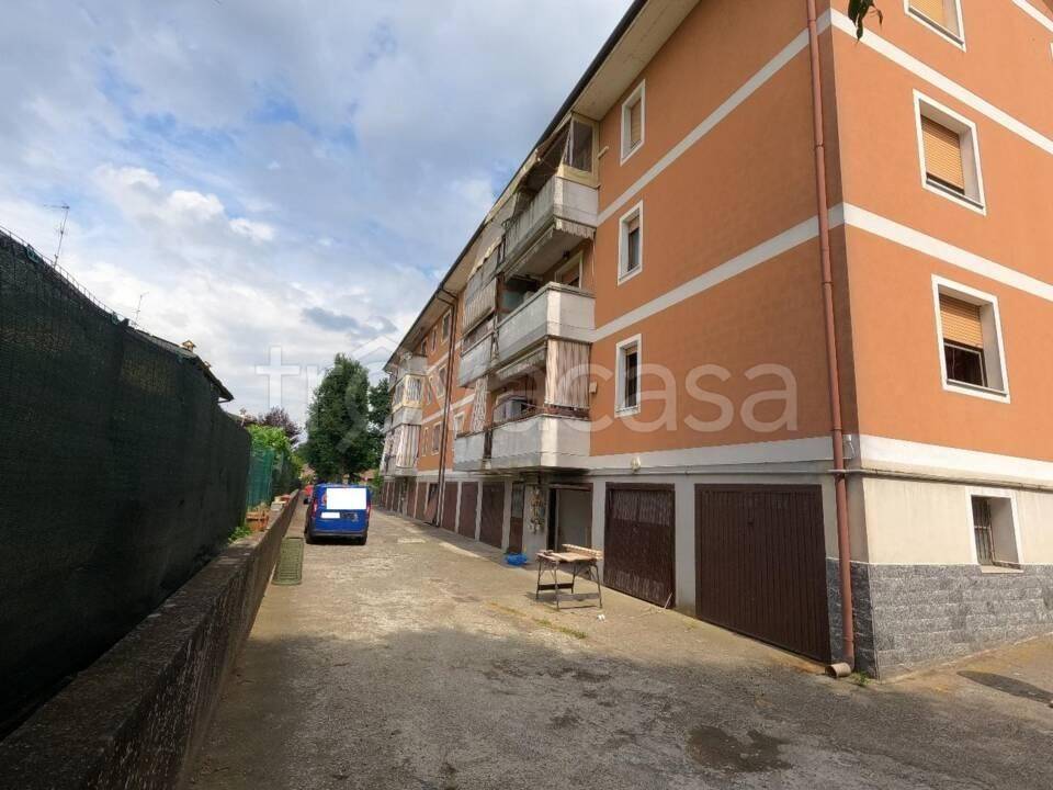 appartamento in vendita a Castelgerundo in zona Camairago
