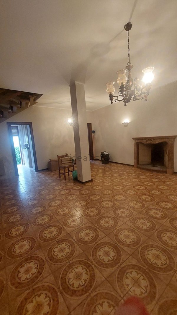 casa indipendente in vendita a Pietra Marazzi