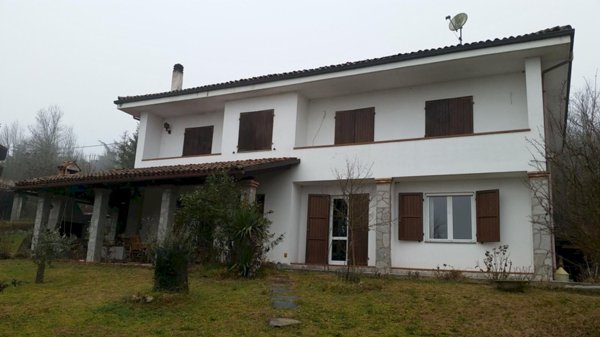 casa indipendente in vendita a Pietra Marazzi