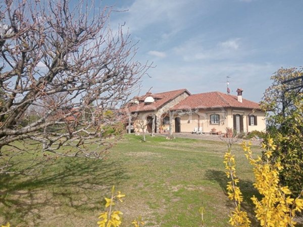 casa indipendente in vendita a Pietra Marazzi