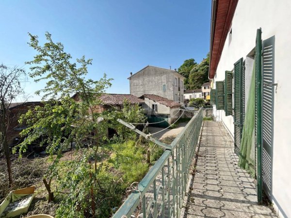 casa indipendente in vendita a Pietra Marazzi in zona Pavone