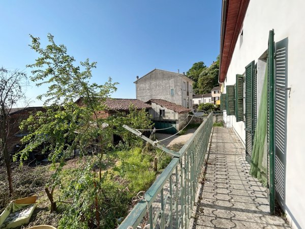 casa indipendente in vendita a Pietra Marazzi in zona Pavone