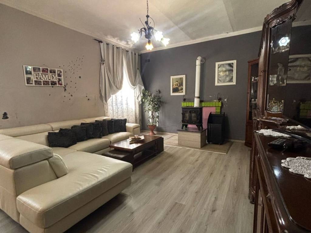 casa indipendente in vendita a Pietra Marazzi