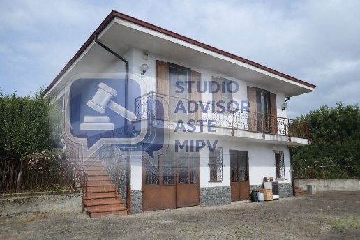 casa indipendente in vendita a Pietra Marazzi in zona Pavone