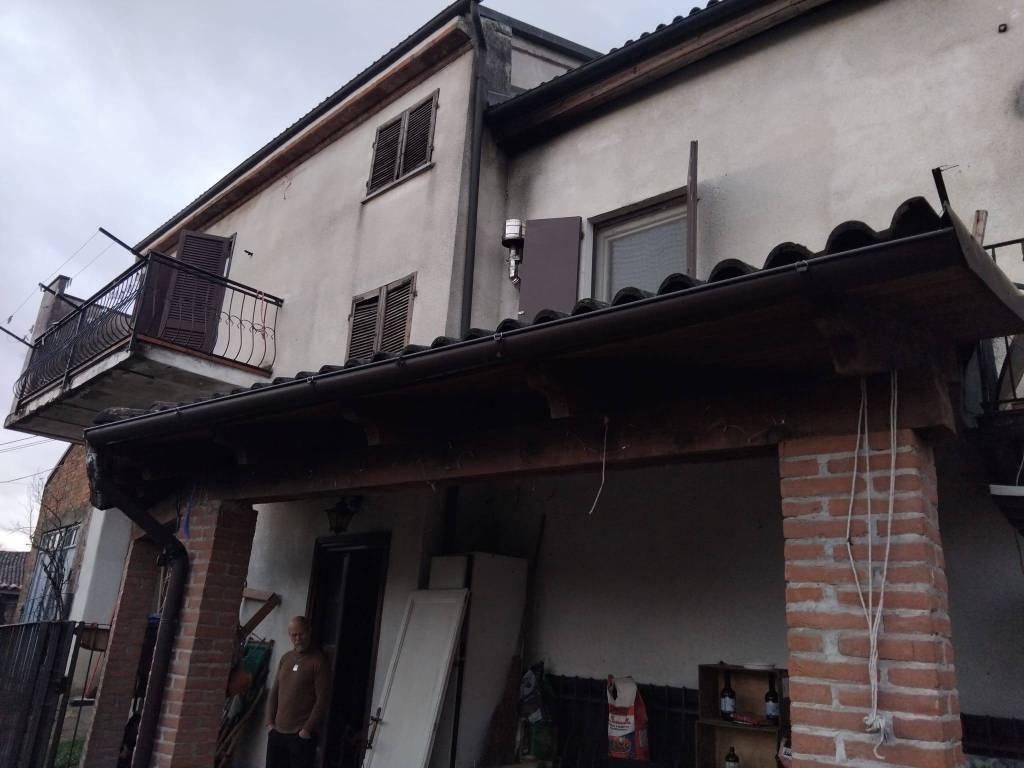 casa indipendente in vendita a Pietra Marazzi in zona Pavone