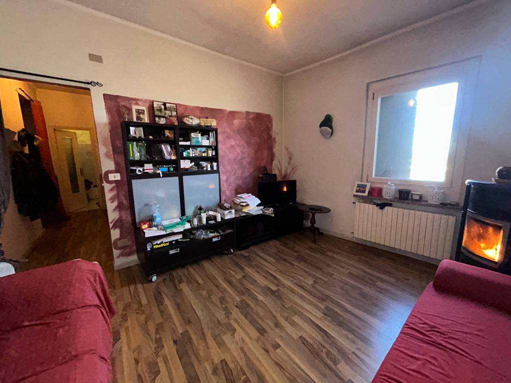 casa indipendente in vendita a Pietra Marazzi in zona Pavone