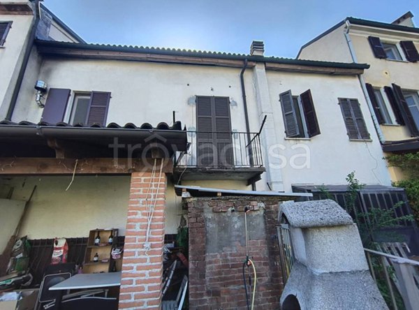 casa indipendente in vendita a Pietra Marazzi in zona Pavone