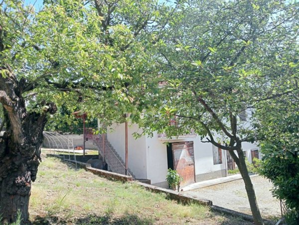 casa indipendente in vendita a Pietra Marazzi