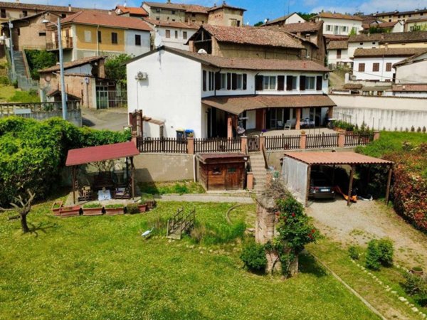 casa indipendente in vendita a Pietra Marazzi in zona Pavone