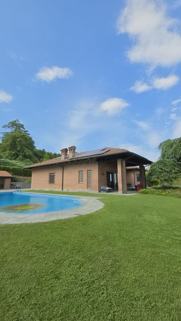 casa indipendente in vendita a Pietra Marazzi in zona Pavone
