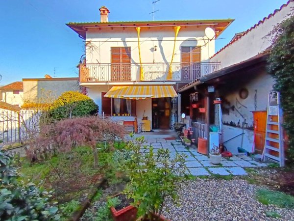 casa indipendente in vendita a Pietra Marazzi in zona Pavone