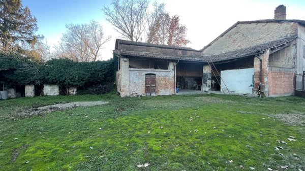 locale di sgombero in vendita a Pontecurone