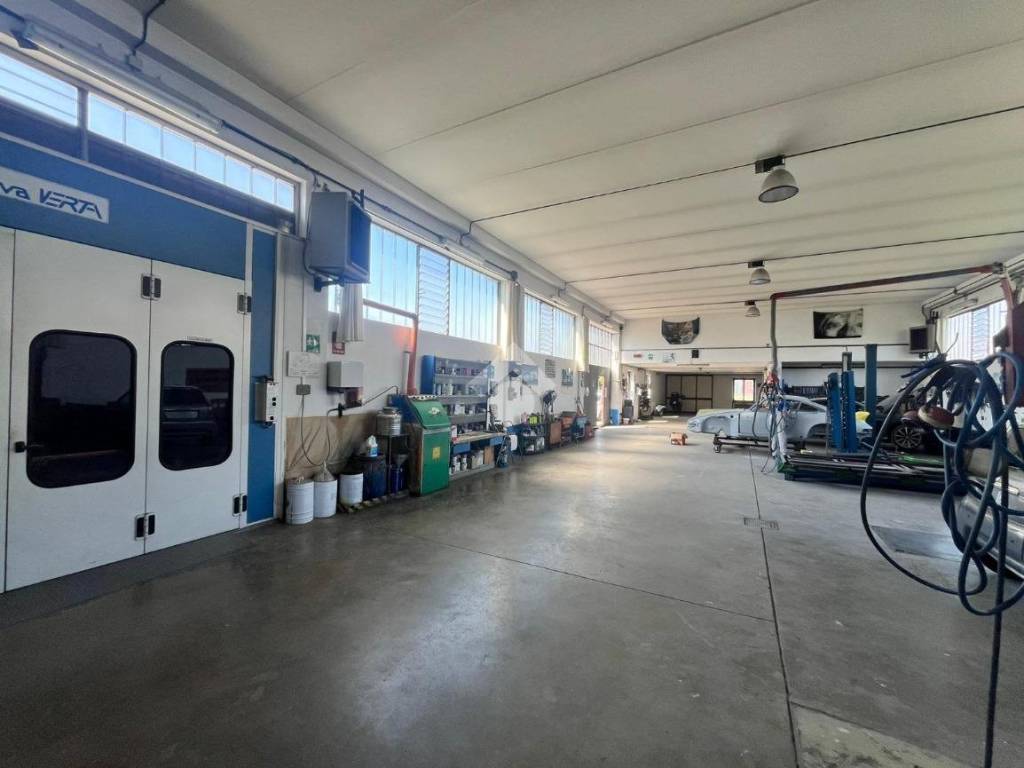 locale commerciale in vendita a Pontecurone