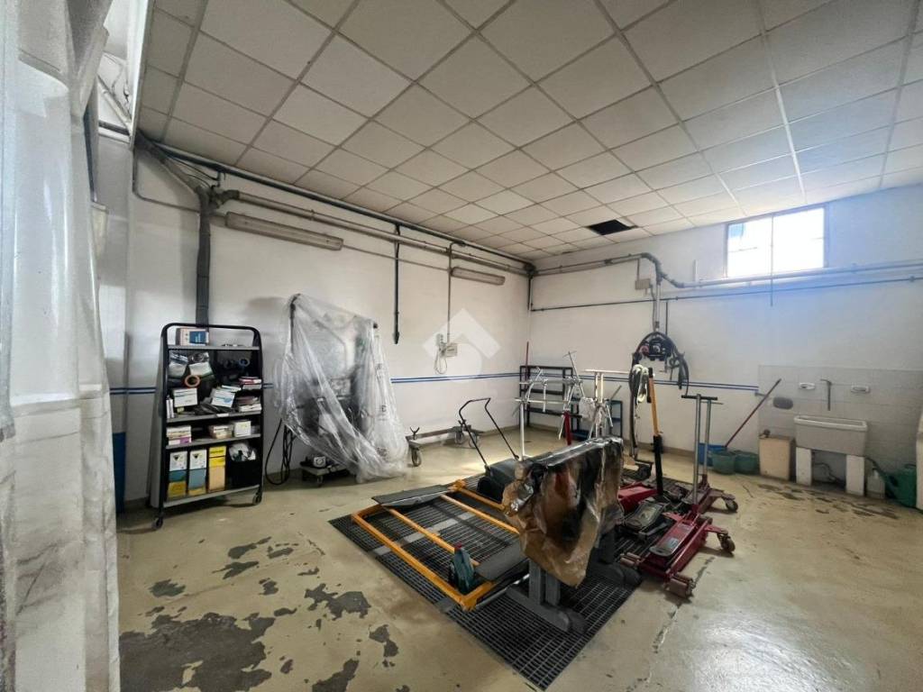 locale commerciale in vendita a Pontecurone