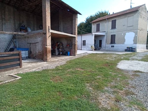 casa indipendente in vendita a Pontecurone