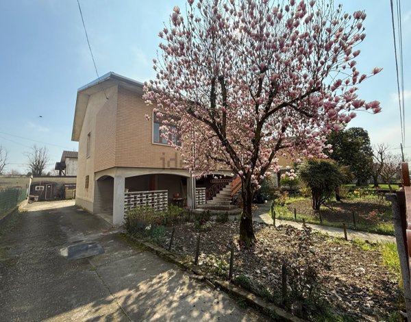 casa indipendente in vendita a Pontecurone