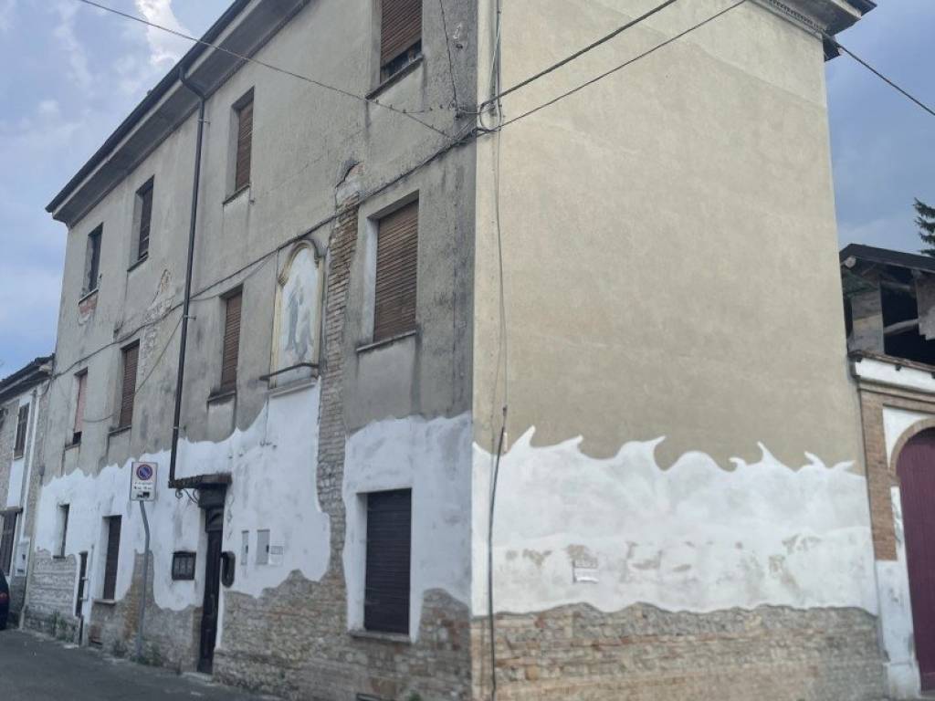 intera palazzina in vendita a Pontecurone