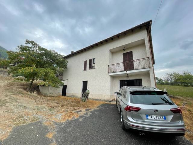 casa indipendente in vendita a Ponti