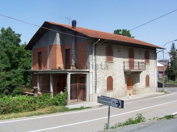 casa indipendente in vendita a Ponti