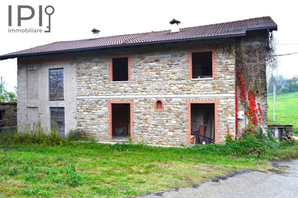 casa indipendente in vendita a Ponti