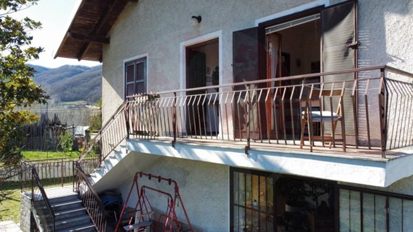casa indipendente in vendita a Ponti