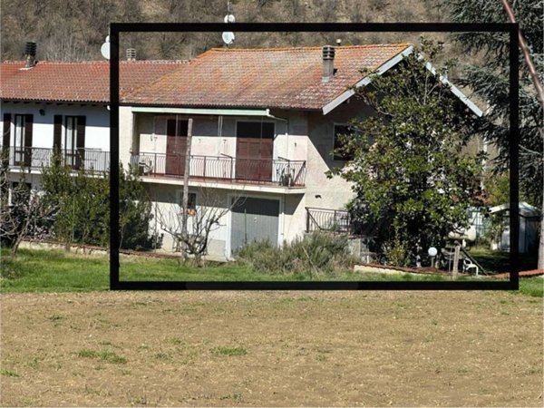 casa indipendente in vendita a Ponti