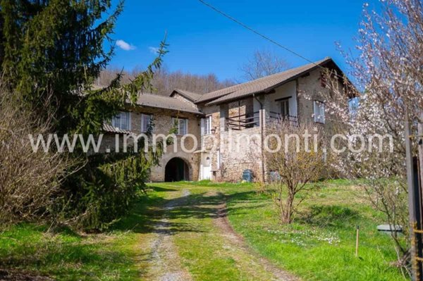 casa indipendente in vendita a Ponti