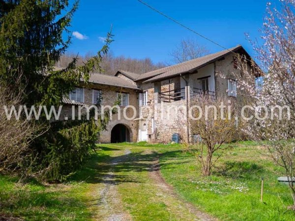 casa indipendente in vendita a Ponti
