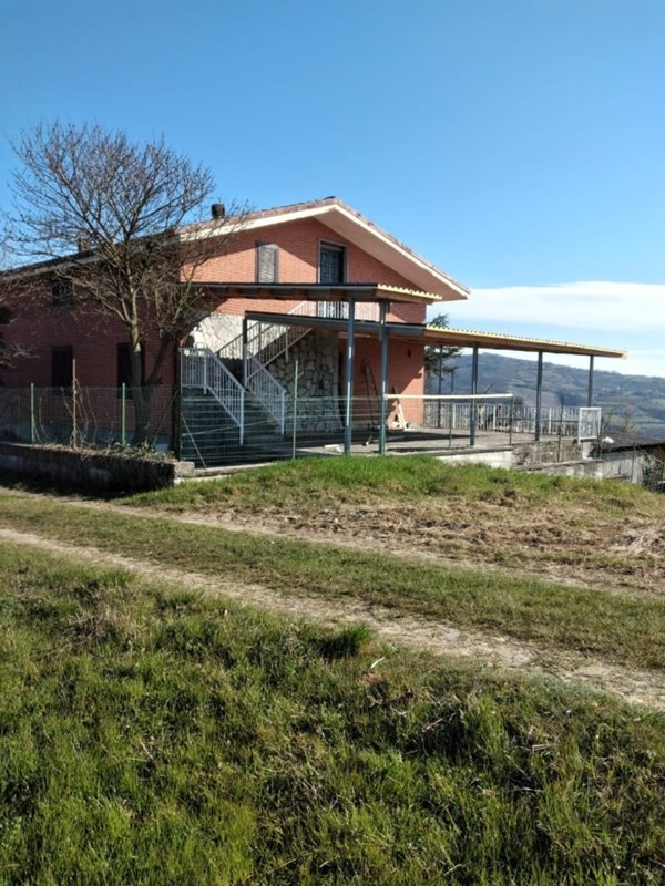casa indipendente in vendita a Ponti