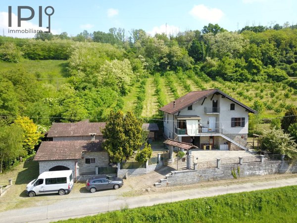 casa indipendente in vendita a Ponti