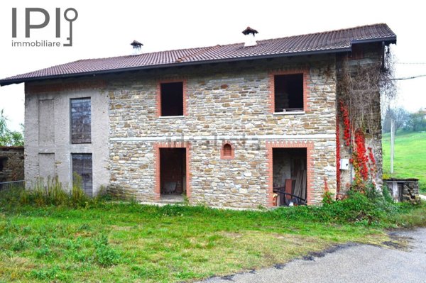 casa indipendente in vendita a Ponti