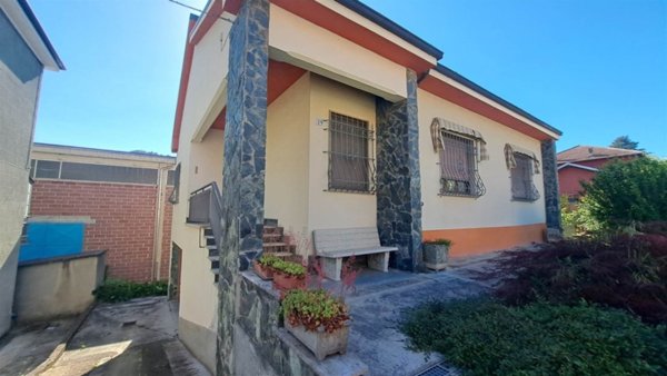 casa indipendente in vendita a Ponti