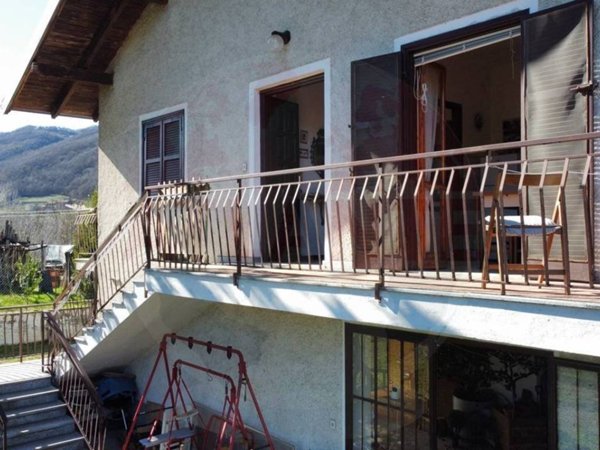 casa indipendente in vendita a Ponti