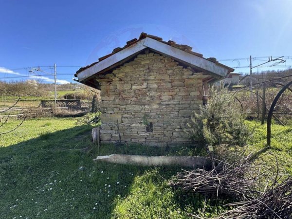 casa indipendente in vendita a Ponti