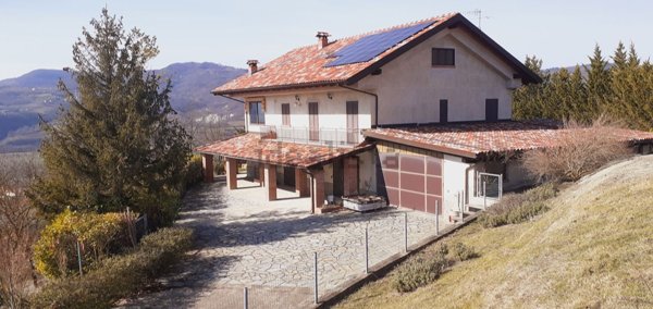 casa indipendente in vendita a Ponti