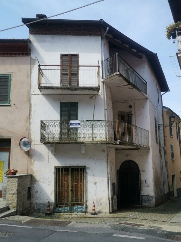 casa indipendente in vendita a Ponti