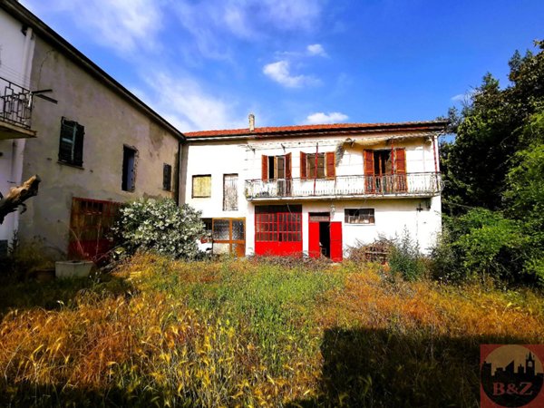casale in vendita a Ponzano Monferrato in zona Salabue