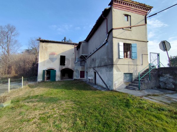 casale in vendita a Ponzano Monferrato in zona Salabue