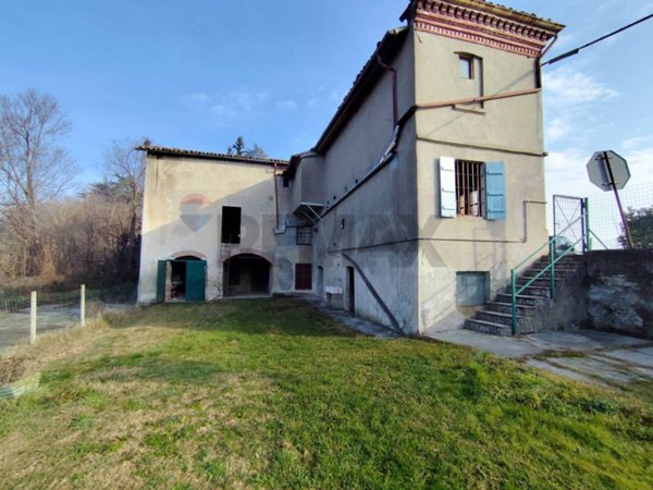 casale in vendita a Ponzano Monferrato in zona Salabue