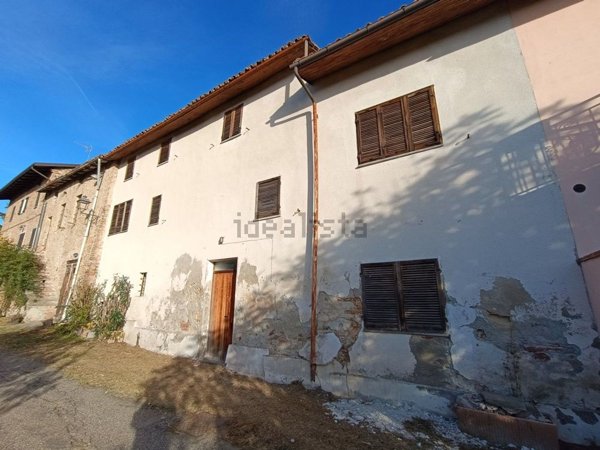 pentavano in vendita a Ponzano Monferrato in zona Salabue