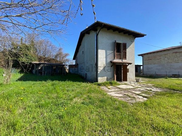 pentavano in vendita a Ponzano Monferrato in zona Salabue