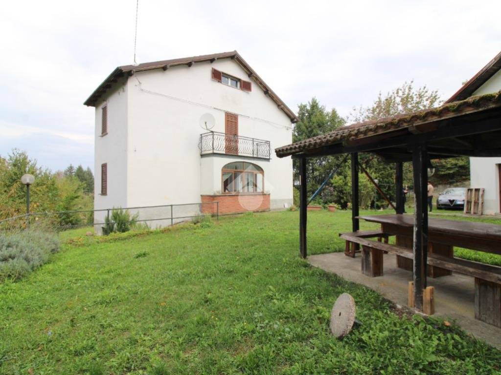 casa indipendente in vendita a Ponzone