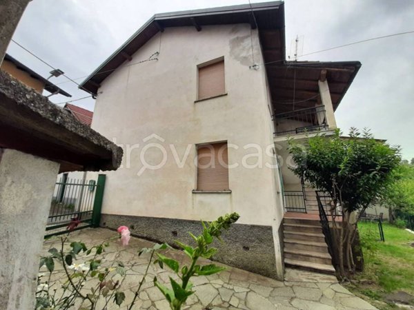 casa indipendente in vendita a Ponzone in zona Piancastagna