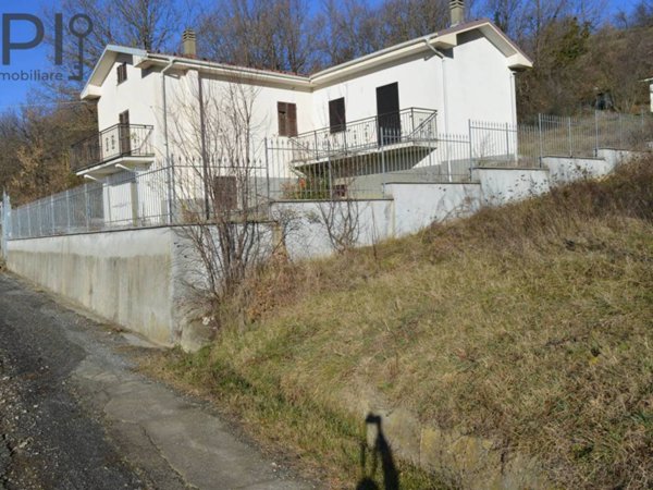 casa indipendente in vendita a Ponzone