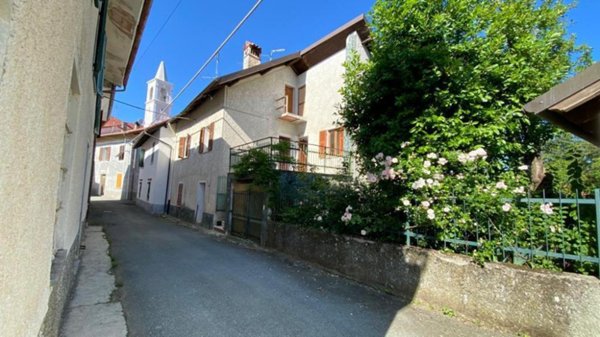 casa indipendente in vendita a Ponzone in zona Piancastagna