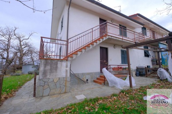 casa indipendente in vendita a Ponzone in zona Moretti