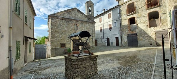 casa indipendente in vendita a Ponzone