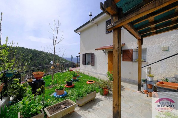 casa indipendente in vendita a Ponzone